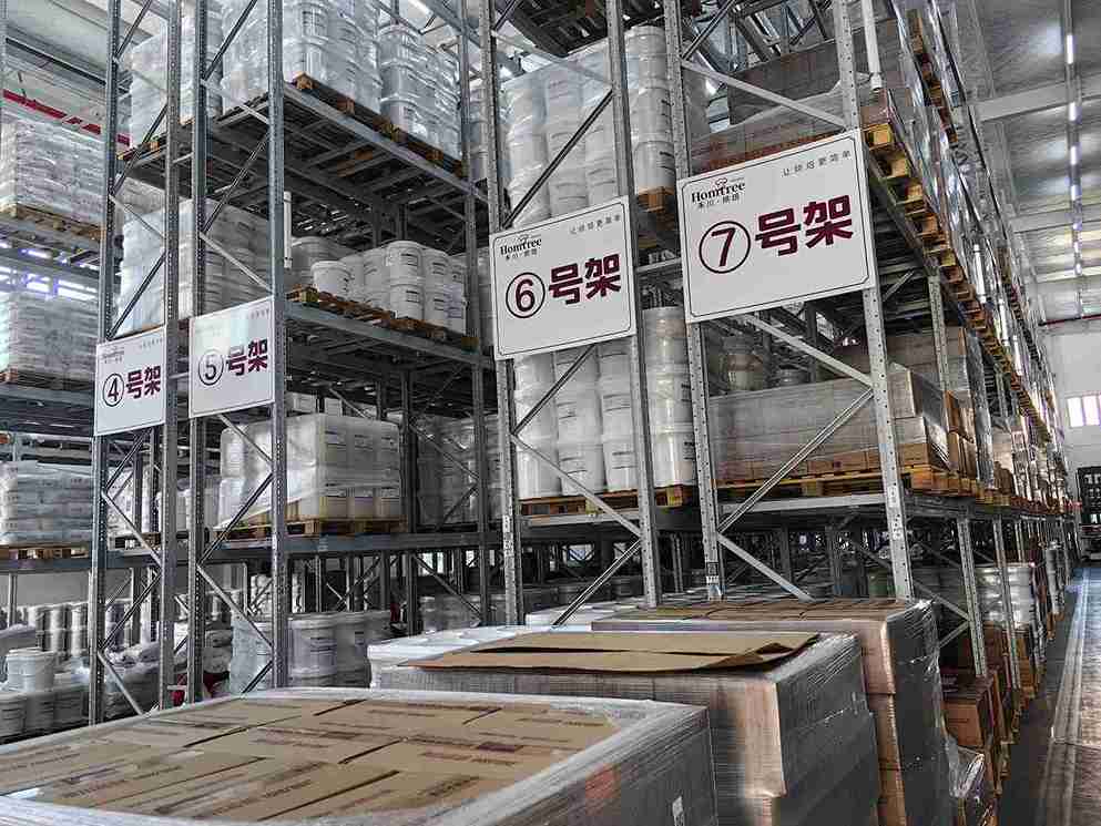 Cold-optimized industrial racking for cold storage with anti-ice coatings