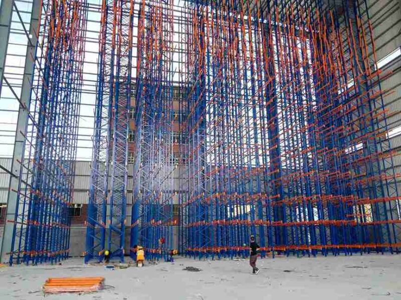 Customizable-Vertical-Warehouse-Shelving-for-efficient-storage