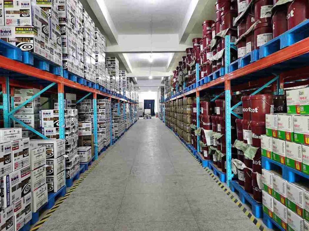 High-density warehouse layout with narrow aisle selective pallet racking for maximum storage capacity.