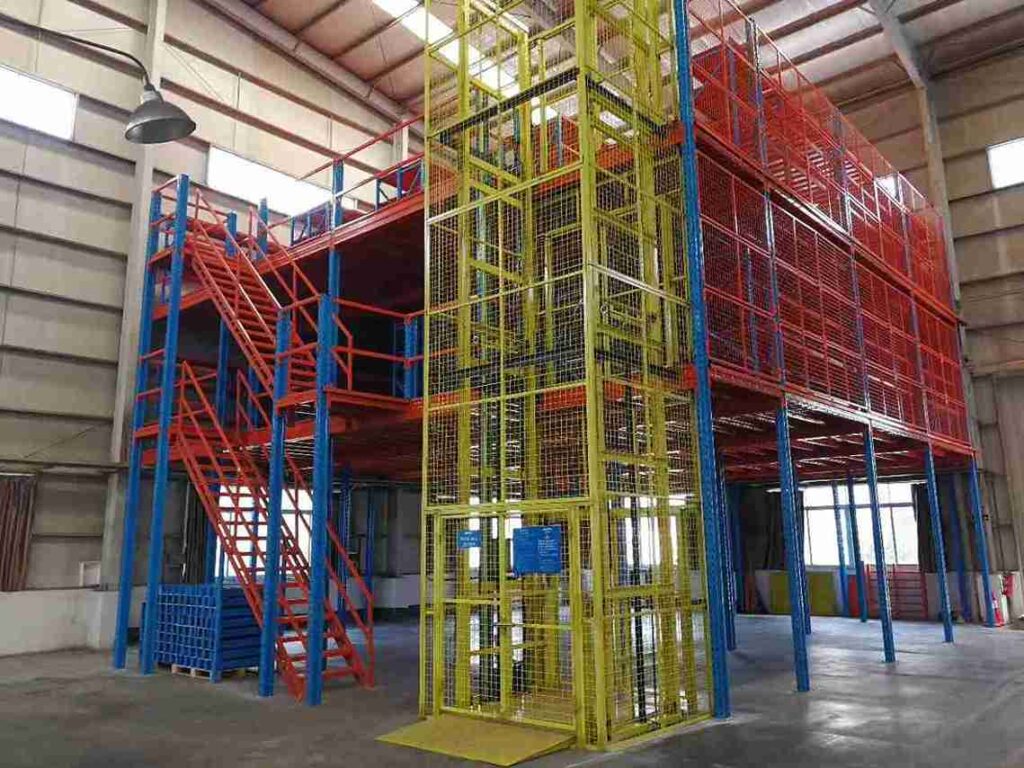 Selective industrial racking systems for efficient pallet storage