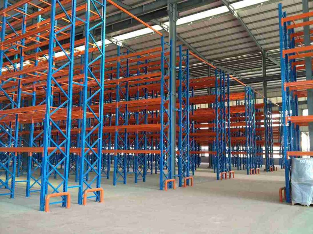 Technical drawing showing safety clearances for rack height configuration for industrial racking with sprinkler and HVAC measurements.