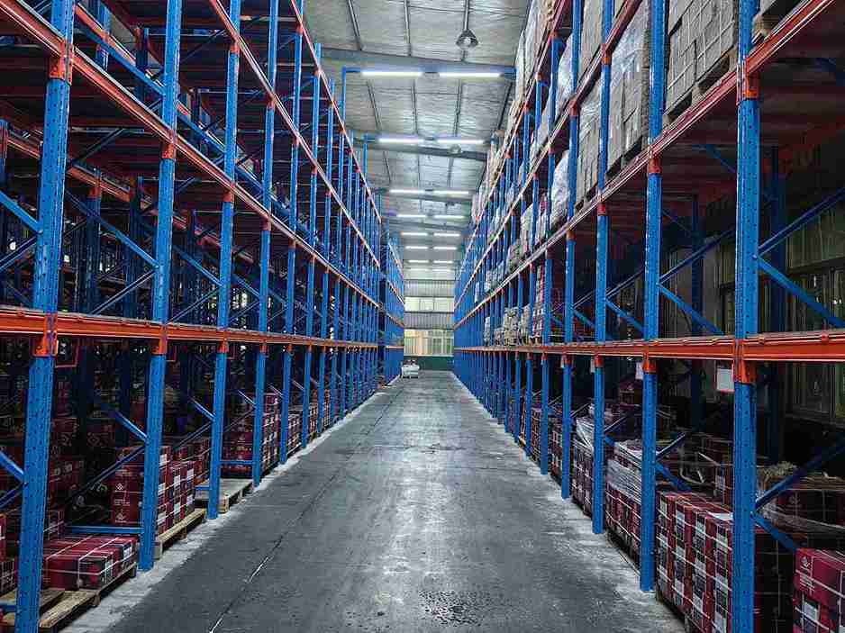 ​​Green warehouse solutions​​ – solar panels cutting energy costs