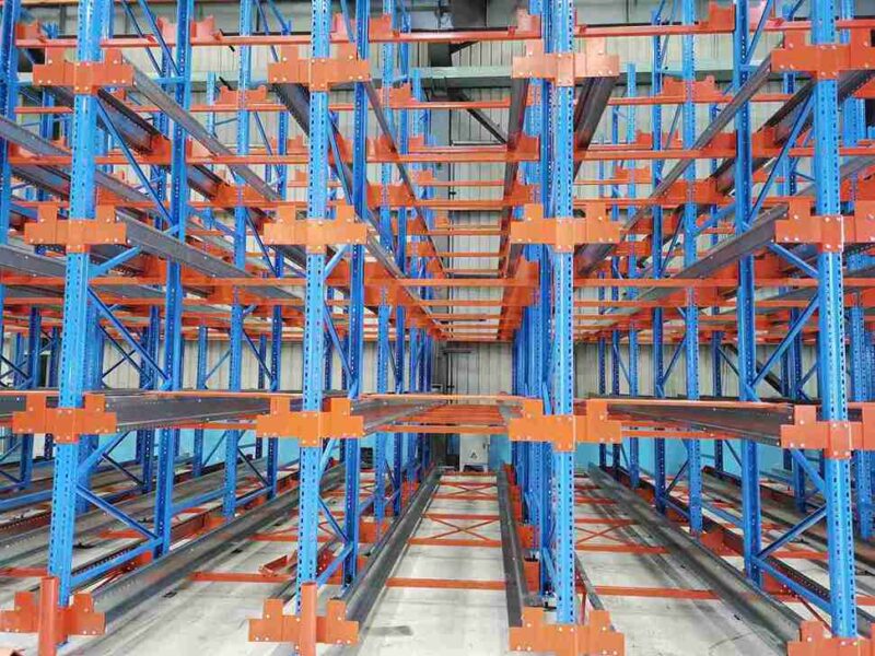 bShuttle-rackingb-in-logistics-center-–-space-saving-pallet-storage