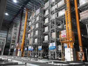 OSHA ​​racking system safety standards​​ inspection in warehouse​