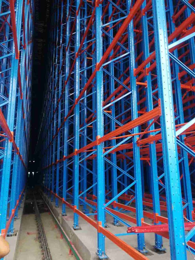 Selective narrow aisle racking​​ in a high-density warehouse layout