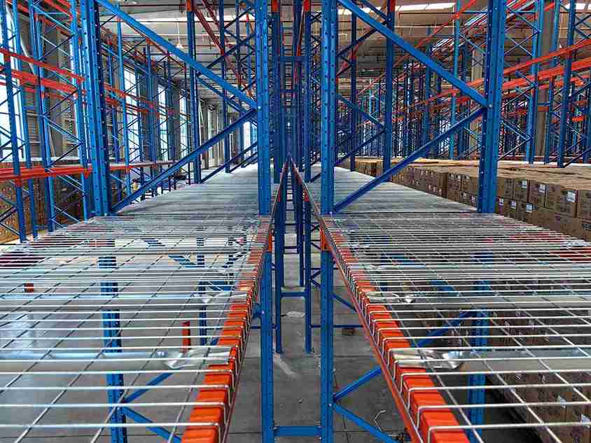 anti-collapse mesh for racking​​ prevents warehouse storage system failures
