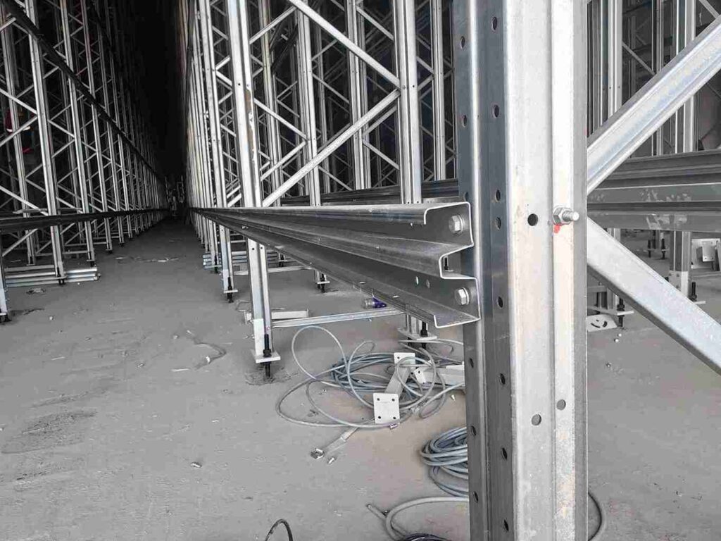 corrosion-comparison-standard-vs-dexion-pallet-racking-harsh-environment