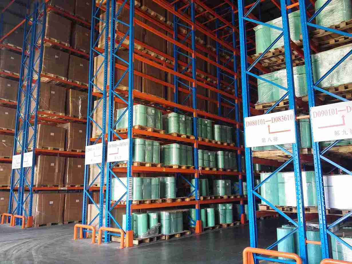 ​​Interlake pallet racking​​ heavy-duty steel construction with 30,000 lb capacity