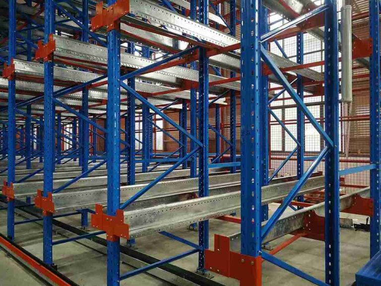 ​​Semi-automated racking solutions​​ pallet shuttle system for high-density storage​