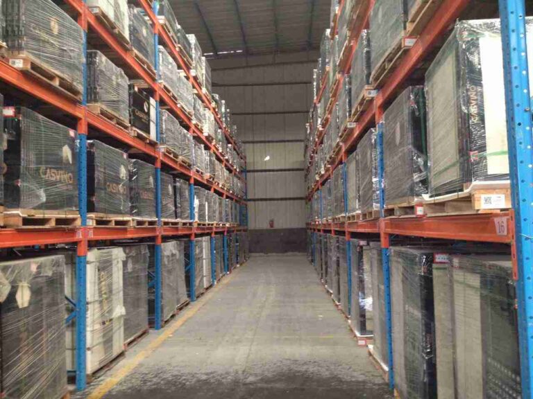 ​​affordable pallet racking options​​ - selective rack system in warehouse