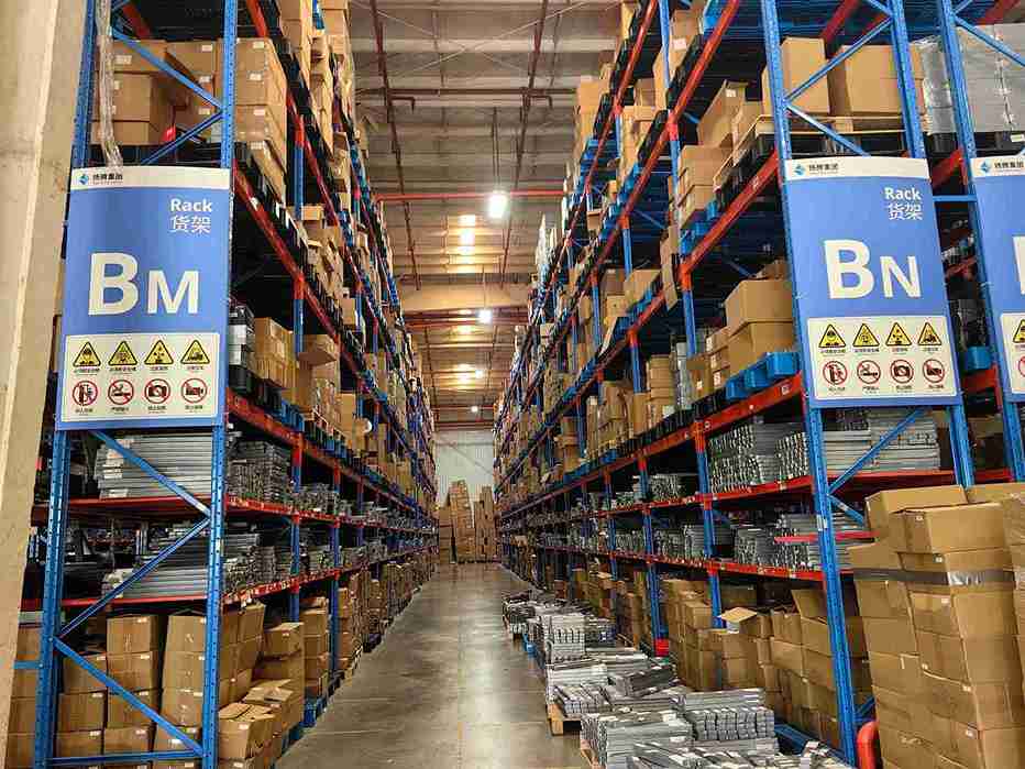 ​​​​Custom narrow aisle rack layout​​ in a high-density warehouse​