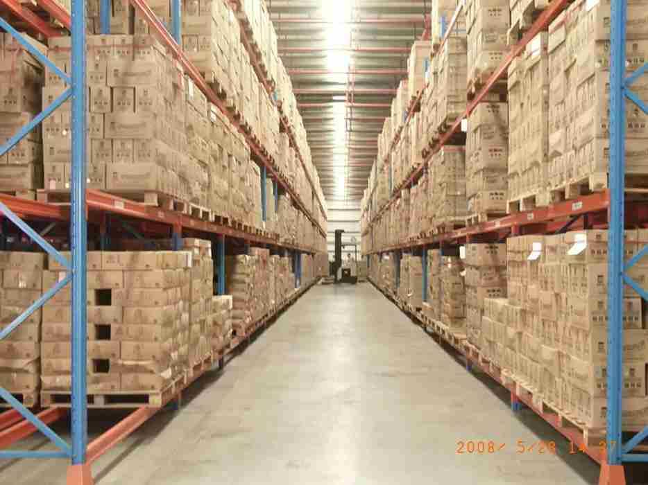 Optimized ​​double deep racking for food industry​​ warehouse layout with high-density pallet storage​