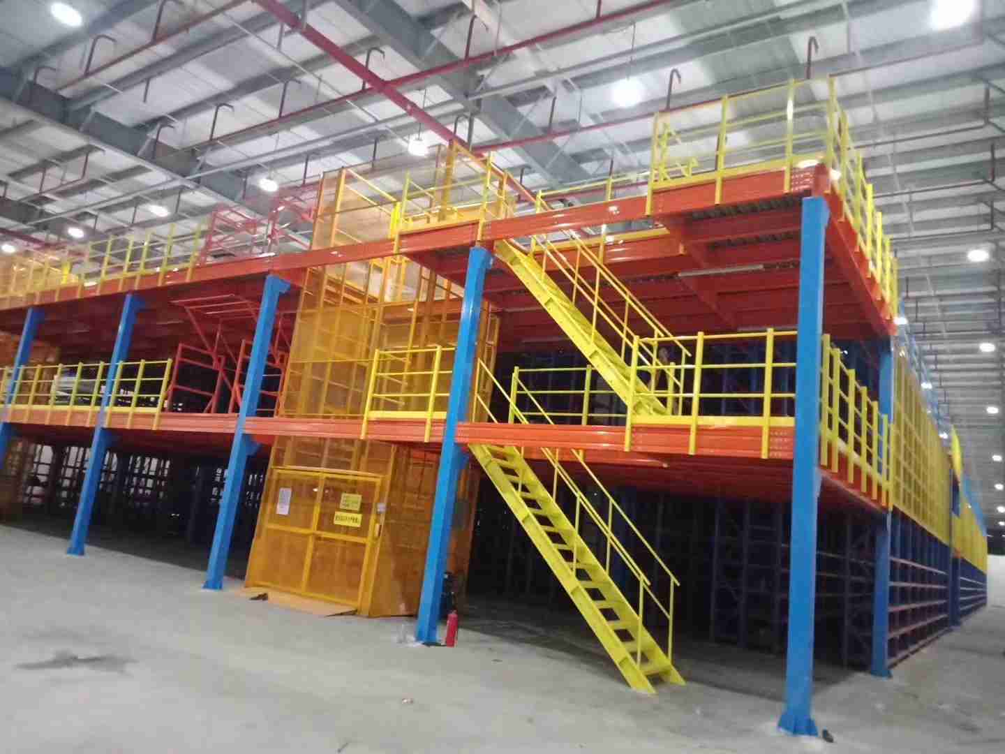 Flexible modular platform racking system with adjustable beams