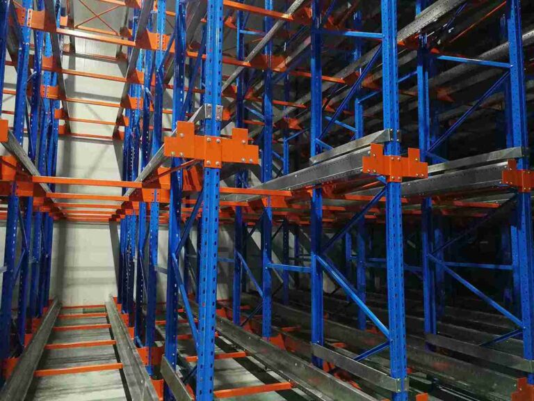 Algorithmic modeling generating multiple shuttle racking layout design options
