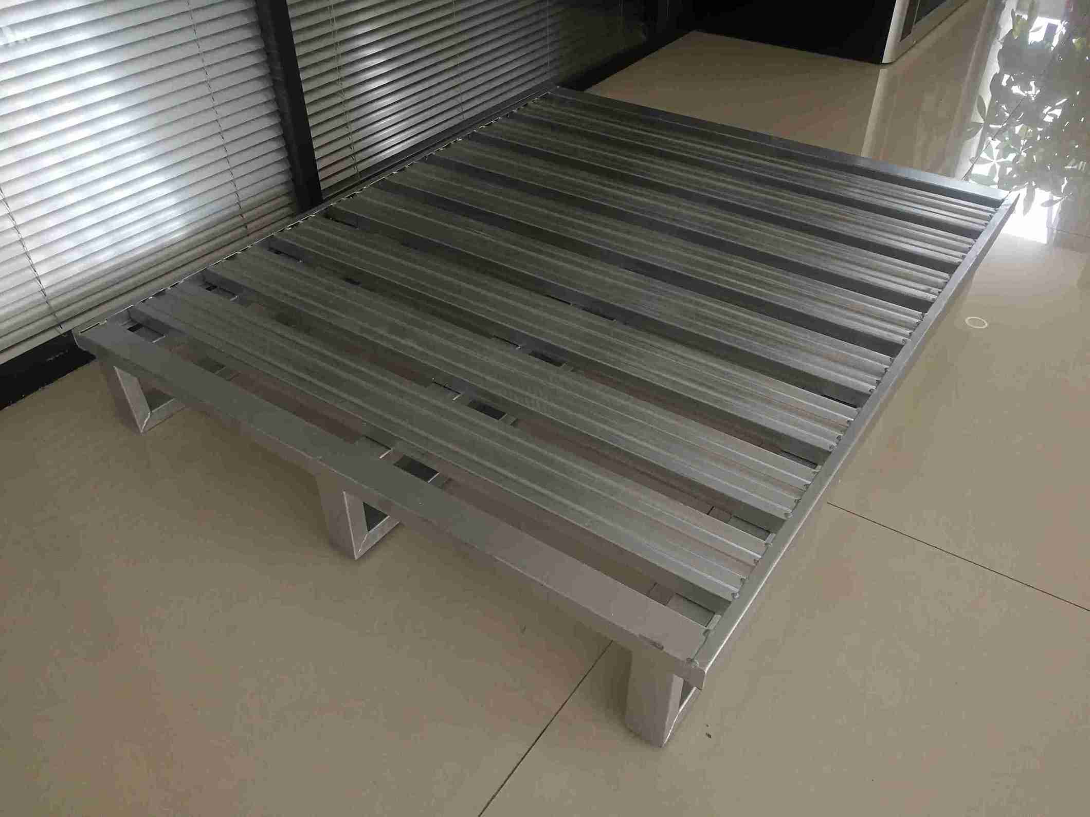 galvanized steel pallet** transported by AGV automated warehouse