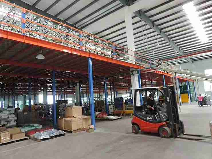  AGV operating on automated mezzanine racking for e-commerce fulfillment system