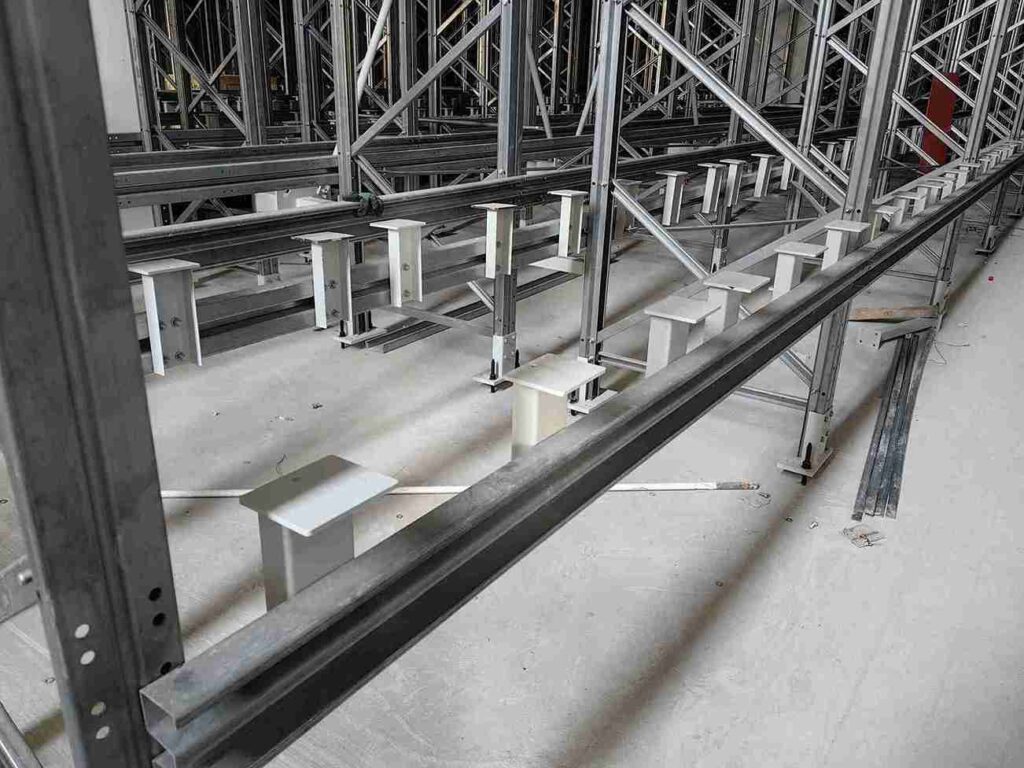 Advanced High-Density Longspan Shelving within a fully automated stereo warehouse environment.