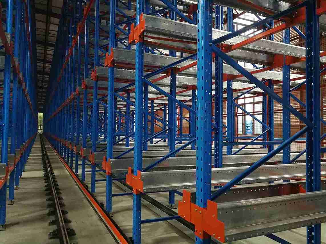 High Bay Asrs Heavy Duty Pallet Racking With Stacker Crane Rail In Automated Warehouse